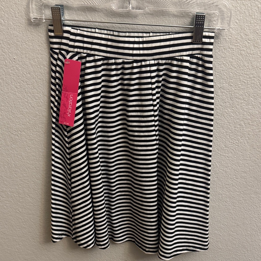Xhilaration Black and White A-Line Skirt